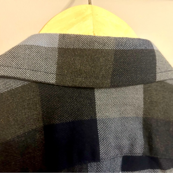 Untuckit - Casual Shirt - Picture 3 of 4